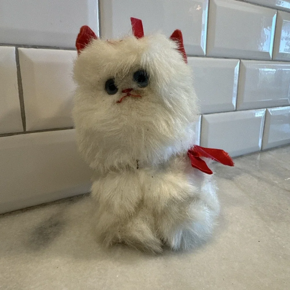 Vintage Fur‎ White Kitten 1980's Red Bow And Ears